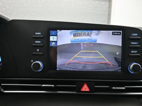 Used 2025 Hyundai Elantra SE image 17