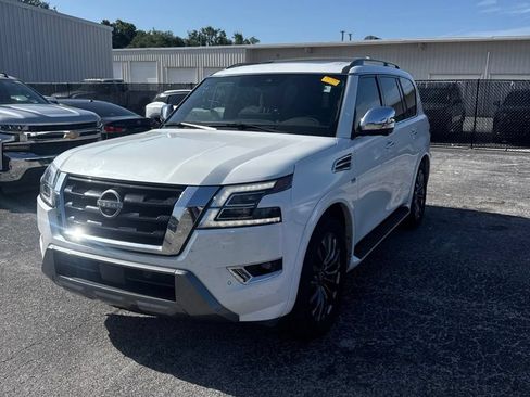Used 2022 Nissan Armada Platinum w/ Captain's Chairs Package RWD image 5