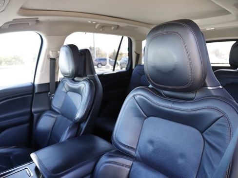 Used 2020 Lincoln Aviator Reserve w/ Equipment Group 202A image 14
