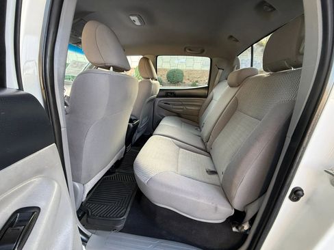 Used 2015 Toyota Tacoma 2WD Double Cab w/ SR5 Package image 22