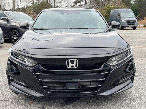 Used 2018 Honda Accord Sport image 2