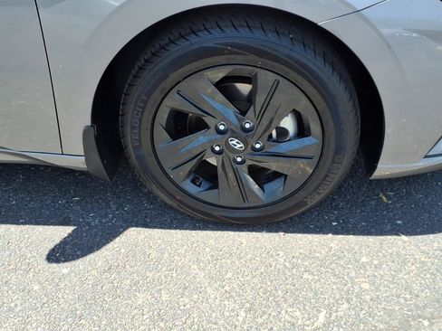 Certified 2023 Hyundai Elantra SEL FWD image 9