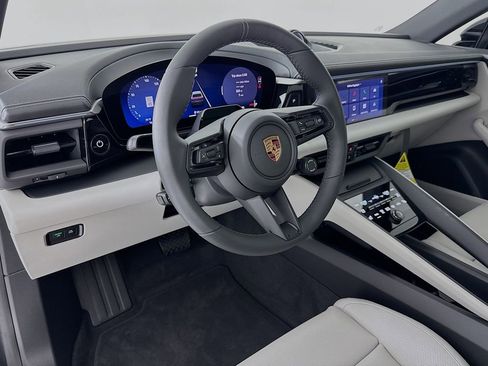 New 2026 Porsche Macan Electric image 4