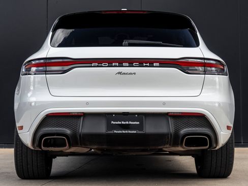 Certified 2023 Porsche Macan AWD/4WD image 10