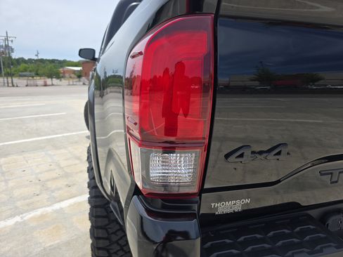 Used 2023 Toyota Tacoma SR5 w/ Technology Package AWD/4WD image 33