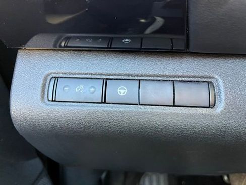 Used 2023 Nissan Pathfinder SV image 20