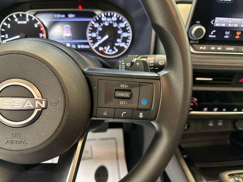 Certified 2024 Nissan Rogue SV image 21