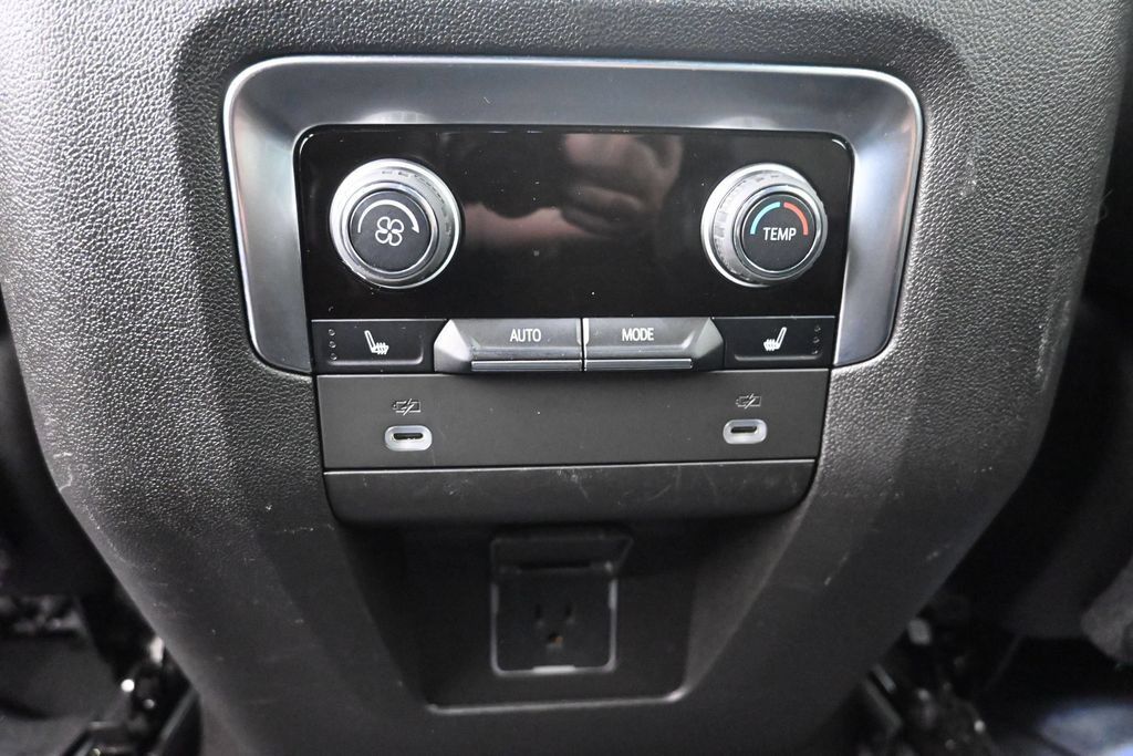 Used 2021 Chevrolet Tahoe High Country AWD/4WD image 17