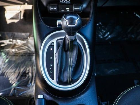 Used 2015 Kia Soul + image 18