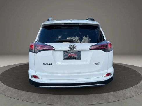 Used 2018 Toyota RAV4 XLE AWD/4WD image 8