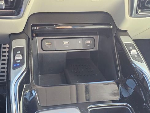 Used 2023 Kia Sorento SX Prestige image 35