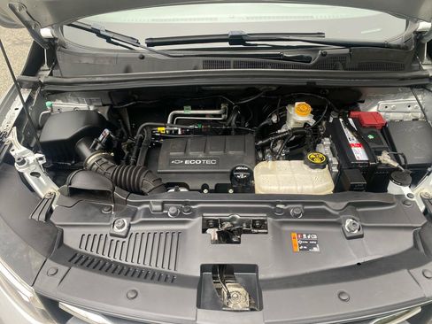 Used 2020 Chevrolet Trax LS image 36