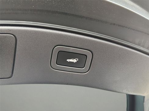 Used 2015 Jaguar F-TYPE S RWD image 23