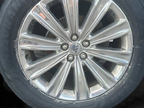 Used 2023 Ford Explorer King Ranch AWD/4WD image 25