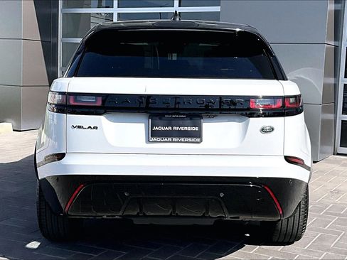 Used 2022 Land Rover Range Rover Velar R-Dynamic S image 4