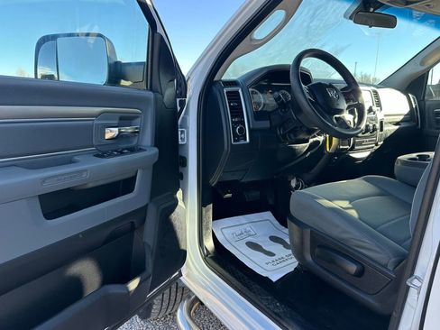 Used 2017 RAM 3500 SLT w/ Protection Group image 33