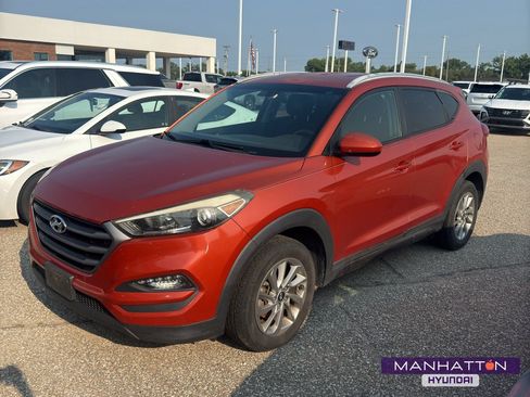 Used 2016 Hyundai Tucson SE w/ Option Group 02 AWD/4WD image 1