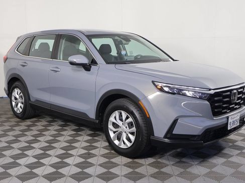Used 2024 Honda CR-V LX image 3