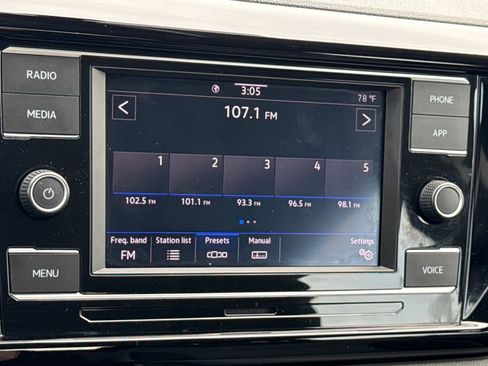Certified 2023 Volkswagen Taos S FWD image 34
