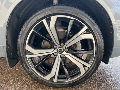 Certified 2023 Volvo XC60 B5 Ultimate w/ Climate Package image 12