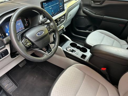 Used 2024 Ford Escape Active AWD/4WD image 10