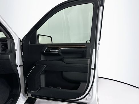 Used 2024 Chevrolet Silverado 1500 LT image 32