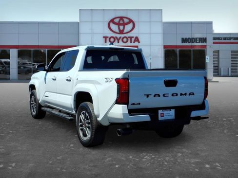 Certified 2025 Toyota Tacoma TRD Sport AWD/4WD image 4
