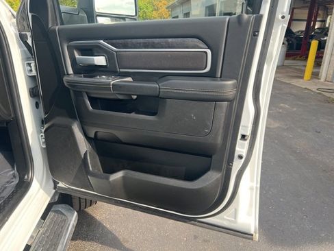 Used 2024 RAM 3500 Big Horn image 13