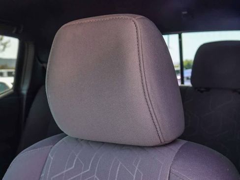 Used 2019 Toyota Tacoma TRD Off-Road w/ Technology Package AWD/4WD image 25