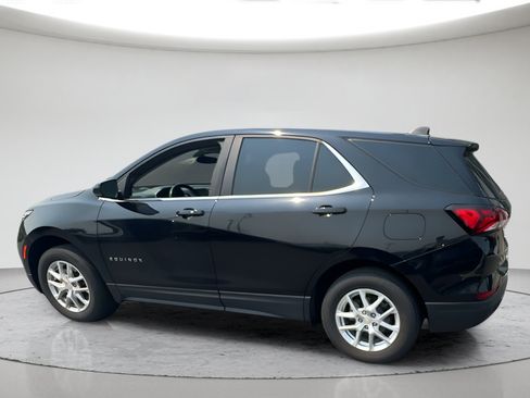 Used 2022 Chevrolet Equinox LT w/ Driver Convenience Package AWD/4WD image 11