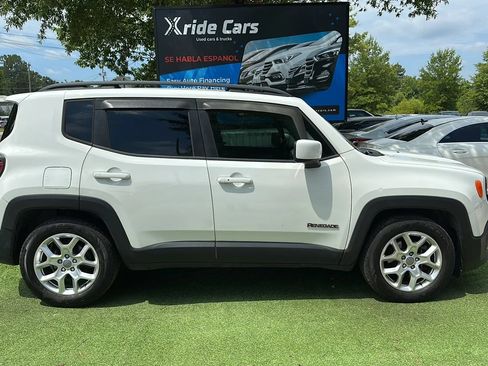 Used 2016 Jeep Renegade Latitude w/ Safety & Security Group FWD image 8