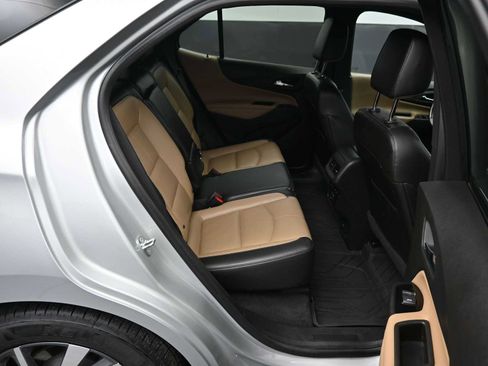 Used 2022 Chevrolet Equinox Premier AWD/4WD image 12