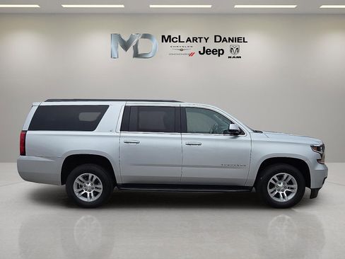 Used 2020 Chevrolet Suburban LT image 6