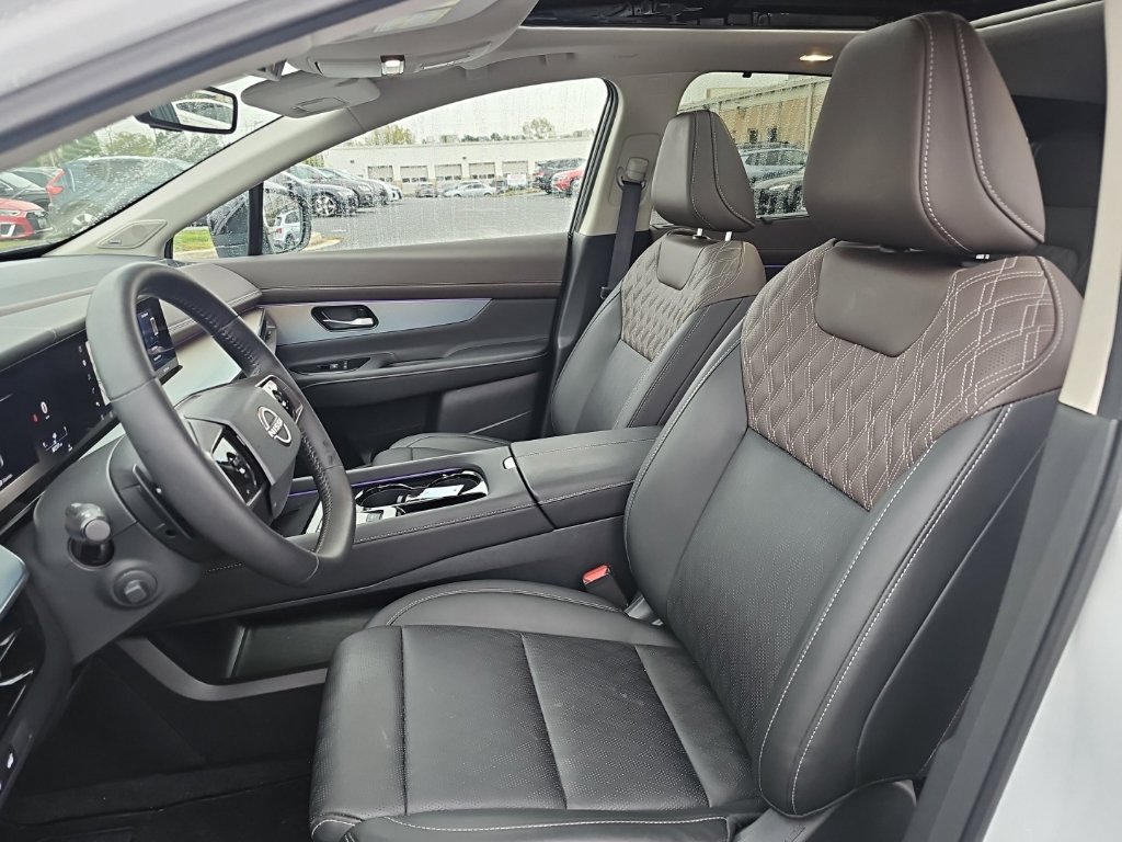 Used 2025 Nissan Murano Platinum AWD/4WD image 3