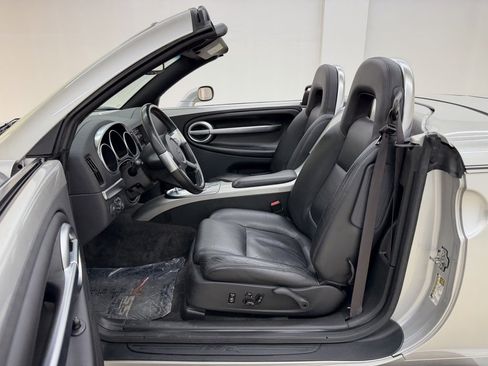 Used 2004 Chevrolet SSR w/ Preferred Equipment Group image 22