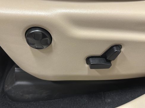 Used 2019 Jeep Grand Cherokee Limited w/ Trailer Tow Group IV image 16