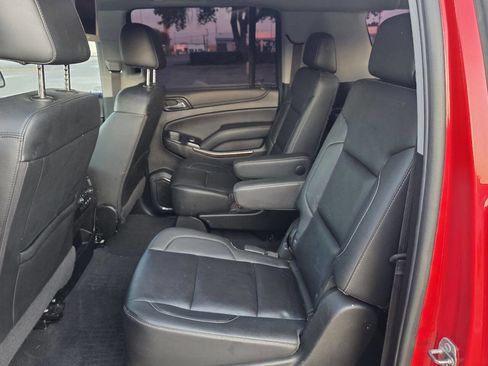 Used 2020 Chevrolet Suburban LT image 18