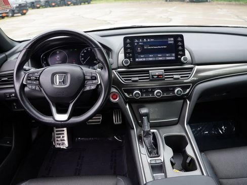 Used 2018 Honda Accord Sport image 18