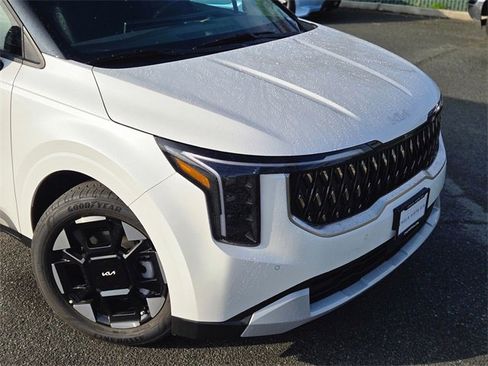 New 2026 Kia Carnival EX image 3