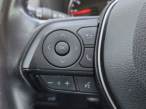 Used 2019 Toyota RAV4 XLE Premium FWD image 23