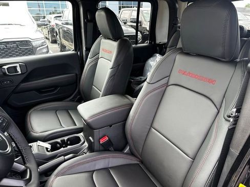 New 2025 Jeep Gladiator Rubicon w/ Convenience Group image 18