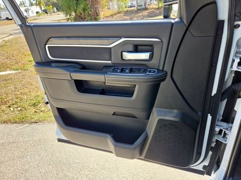 Used 2024 RAM 2500 Big Horn w/ Snow Chief Group image 18