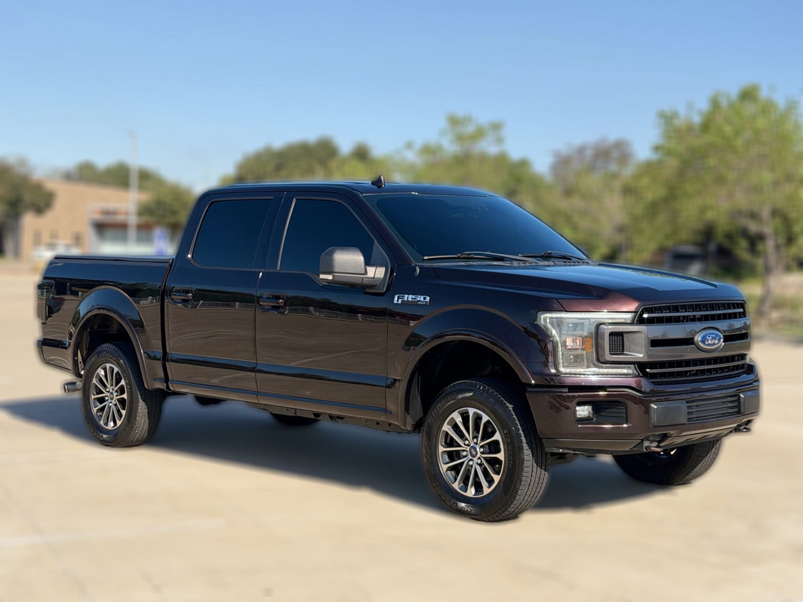 Used 2018 Ford F150 XLT w/ Equipment Group 302A Luxury AWD/4WD image 4