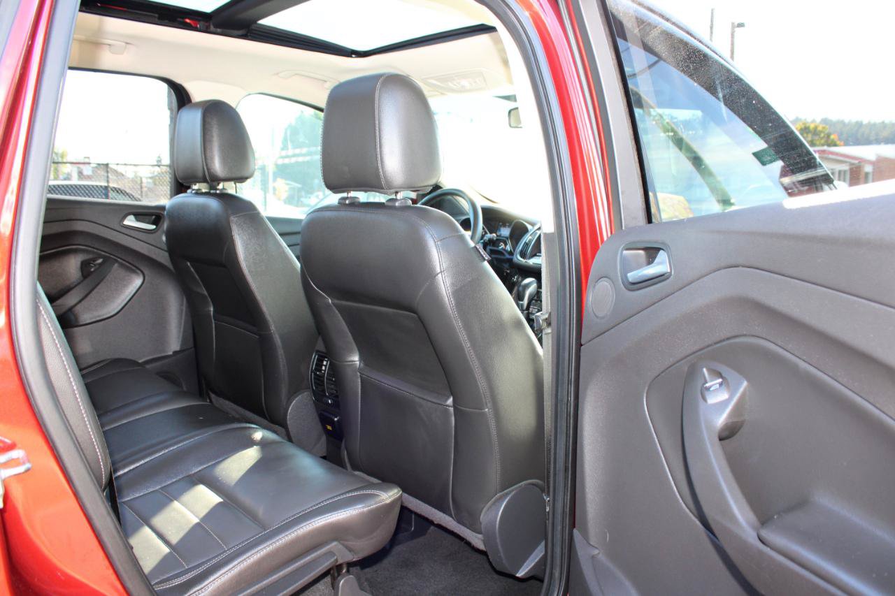 Used 2015 Ford Escape Titanium w/ Equipment Group 301A AWD/4WD image 13