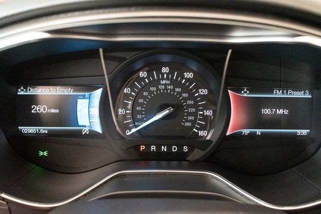 Used 2018 Ford Fusion SE w/ Fusion SE Technology Package FWD image 21