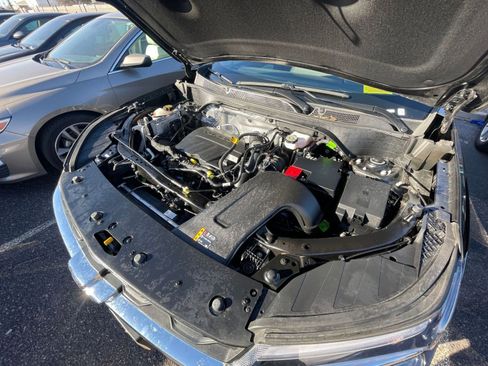 Used 2025 Chevrolet Trax LT image 30