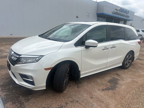 Used 2019 Honda Odyssey Touring image 3