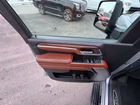 Used 2024 GMC Sierra 3500 Denali Ultimate image 17