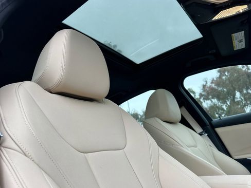 Used 2021 BMW 330i xDrive 330i xDrive w/ Premium Package image 16