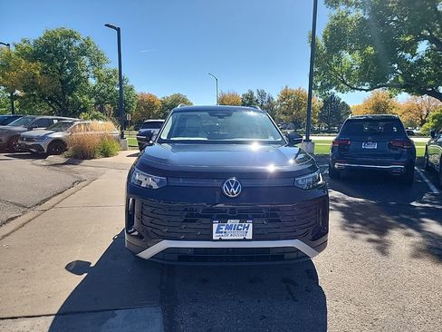 New 2025 Volkswagen Tiguan SE image 8